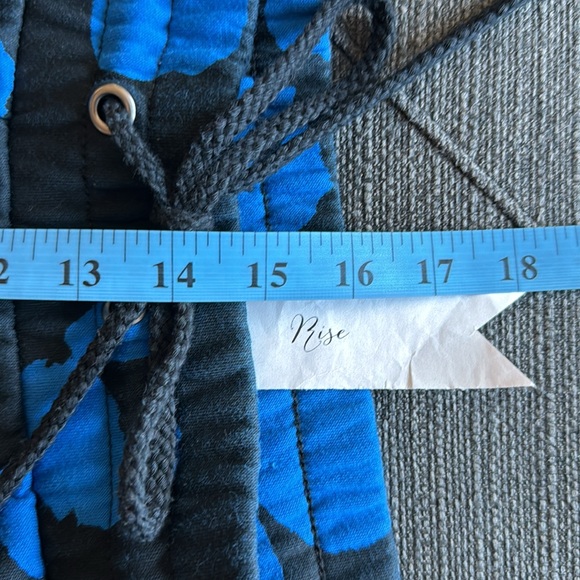 🆕 listing! Stylish sweats (pants only) - Picture 5 of 9